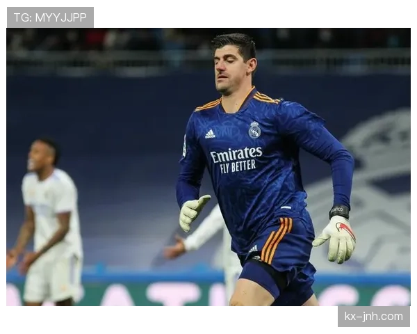 库尔图瓦出球更积极：长传主导与防线稳定性的关联分析